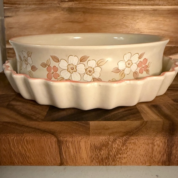 1970’s Vintage Chantilly Bowl & Pie Dish Stoneware